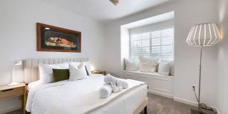 2 BDR Gorgeous Updated Townhome with Huge Garden Gallery 5