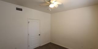 $500 off 1st months Rent!_3-Bedroom Summit Park Condo with Fireplace, Balcony & Covered Parking Gallery 22