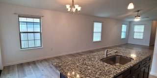 Ten Acre Terrace 3 bedroom 2 bath home w/2 car garage Gallery 9