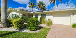 ** ROYAL HARBOR 2/2 REMODELED TOP TO BOTTON BEAUTY READY FOR SEASON ** BRING YOUR OWN BOAT ** GULF OF MEXICO ACCESS ** Gallery 4