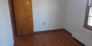 3 bd, 2 ba house NE Columbia, 2nd living room downstairs, fenced, w/d included Gallery 9