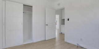 5738 Meade Avenue Gallery 12