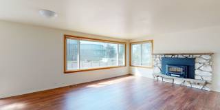 Application pending- Location, Location! - Four Bedroom house located minutes from Des Moines Waterfront Gallery 12