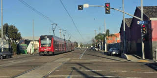 2661 Commercial Street Gallery 23