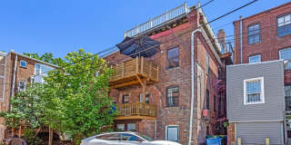Kalorama Apartment – Renovated One-Bedroom with Private Balcony Gallery 22
