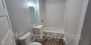 3111 W Walnut St Gallery 7