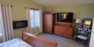 1734 E PONTIAC Drive Gallery 22