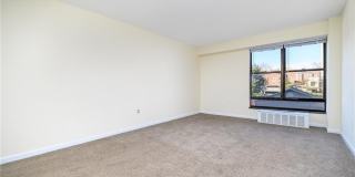 44 Strawberry Hill Avenue Gallery 17
