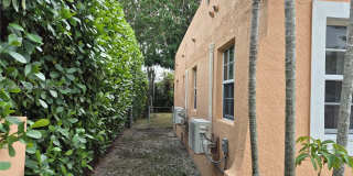 28 NE 49th St Gallery 4