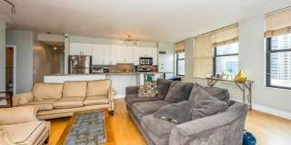 330 N Jefferson Street unit: 1405 Gallery 5