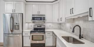 Modern 2BR 2BA Apartment in Columbia Heights Gallery 8