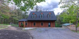 4 bed, 3 bath, Single Family Home in Hedgesville, WV Gallery 1