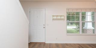**BE THE LUCKY ONE TO LIVE IN THIS UPDATED NASHVILLE/ BELLEVUE HOME** Gallery 17