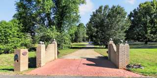 SUMMER RENT SPECIAL ON BEAUTIFUL 3 BEDROOM HOME! SUMMER RENT SPECIAL ON BEAUTIFUL 3 BEDROOM HOME! Gallery 23