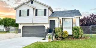 Gorgeous 4 Bed 2 Bath Home in West Valley! Gallery 1