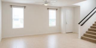 Modern 3BR Home + Office | Built in 2018 | Minutes to Beaches, Shopping & Freeways Gallery 3