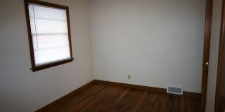 Cozy 3 bedroom home in Bettendorf-6 month lease option Gallery 11