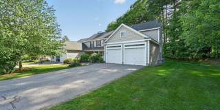 Charming 2BR Townhome in Westford Gallery 1