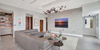 305 Oak St Gallery 39