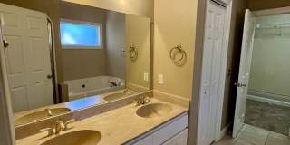 3BR 2.5BA + Bonus Executive Townhome Near MTSU, FREE Lawn Care! Gallery 20