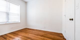 400-02 S Kilbourn Ave Gallery 3