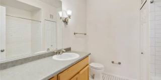 Spacious Condo in Aurora Gallery 11