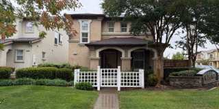 Modern 4 Bedroom 3 Bath Fairfield *Star Rentals Gallery 1