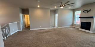 Beautiful 5 Bedroom, 3 Bath Executive Home in the Pointe! Gallery 8