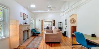 1419 NE 4th Ct Gallery 4