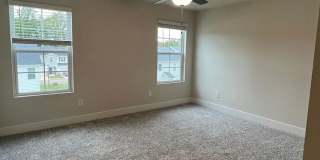 Desirable 3/2.5 Townhome Available Now! Gallery 23