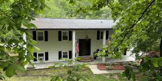 Charming Split-Level Home with Spacious Yard  Modern Updates – Ideal Location! Gallery 1