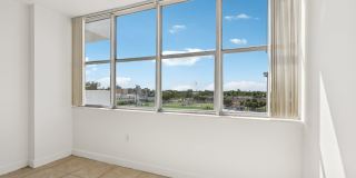 Grand Island Square - 3 Miles to Aventura Mall Gallery 75