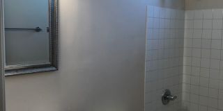 ***$500 Move-In Special*** SPACIOUS 3 BR/2 BA Rental in Mid-City with BACKYARD and DRIVEWAY (Section 8 not accepted) Gallery 13