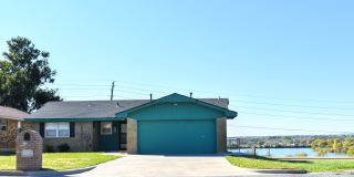 212 Southeast Surrey Place Gallery 1