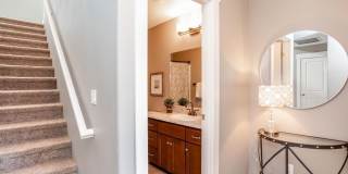 Townhome 4 blocks from the Old Mill Gallery 16