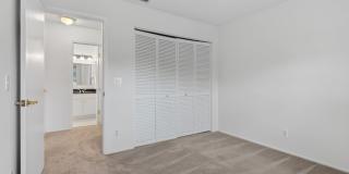 Spacious & Exciting Townhome style Condo Gallery 15