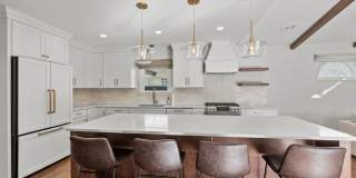 Beautiful Arlington Home South of Lane Gallery 13