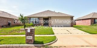 Beautiful 3-Bedroom Home with Easy Access to I-35 & I-240 Gallery 1