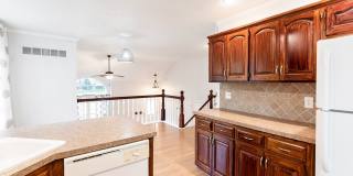 4 Bed home in Olathe- Quick access to I-35 Gallery 15