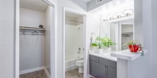 The Met Apartment Homes Gallery 9
