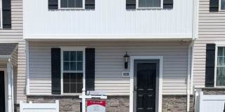 Nearly New 3-Bedroom Townhome in Hanover Gallery 1