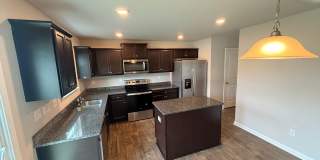 Beautiful Home minutes from the airport! Gallery 1