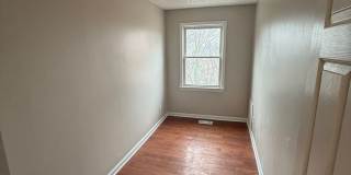 Beautiful 3 Bedroom 2 bath Townhome Conveniently Located and updated Gallery 11