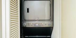 Diamond in the rough 1 bedroom with den in Honolulu! Gallery 9