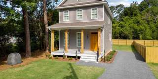 1330 N Ridge Street Gallery 1