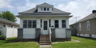 2 Bedroom 1.5 Bath House in East Moline Gallery 1
