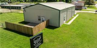2 Bay warehouse/shop with apartment Gallery 1