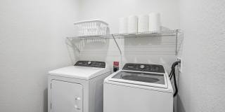 HōM at River Hills Gallery 10