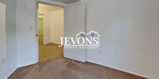 Condo with Swimming Pool and Private Enclosed 1-Car Garage in Klahanie Neighborhood Gallery 22