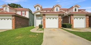Updated 2 Bedroom Townhome Near Eglin AFB! Gallery 1